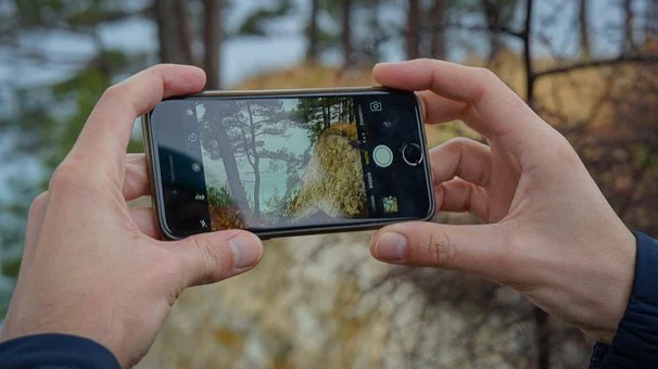 Smartfon z dobrym aparatem – jaki wybrać?